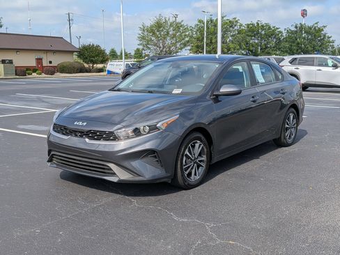 Used 2024 Kia Forte LXS FWD image 7