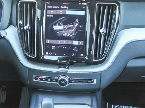 Used 2025 Volvo XC60 B5 Plus image 14
