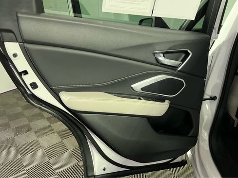 Used 2025 Acura RDX SH-AWD image 24