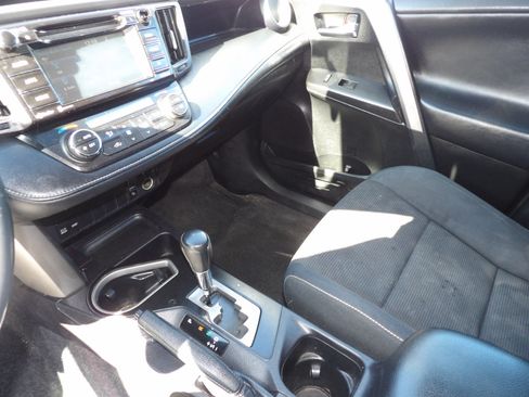 Used 2016 Toyota RAV4 XLE image 6