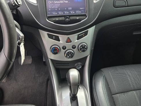 Used 2015 Chevrolet Trax LT w/ LT Sun and Sound Package AWD/4WD image 9