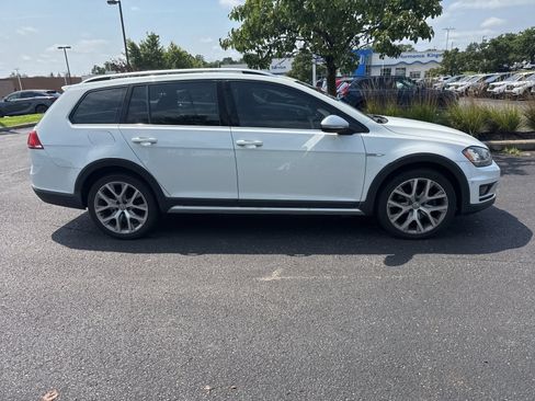 Used 2017 Volkswagen Golf Alltrack SEL AWD/4WD image 12