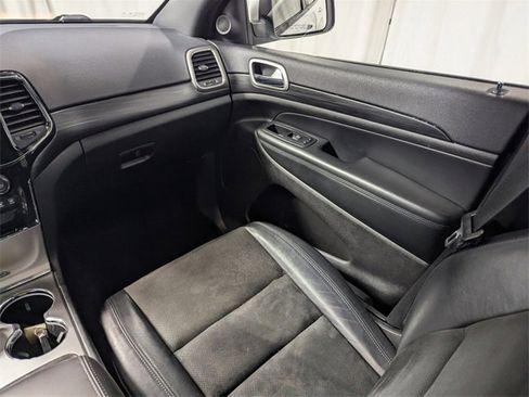 Used 2019 Jeep Grand Cherokee Altitude image 8