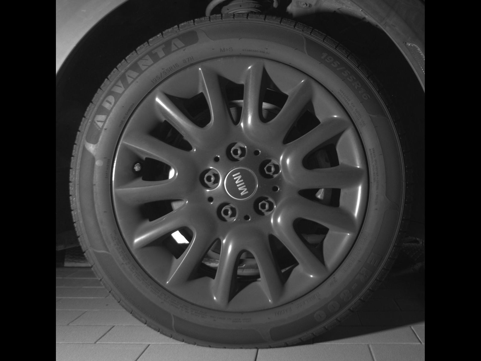 Used 2019 MINI Cooper 2-Door Hardtop w/ Storage Package FWD image 23