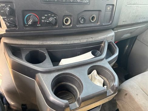 Used 2012 Ford E-350 and Econoline 350 XLT RWD image 21