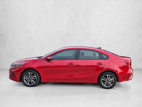 Used 2024 Kia Forte LXS image 9