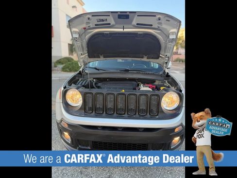 Used 2018 Jeep Renegade Altitude FWD image 29