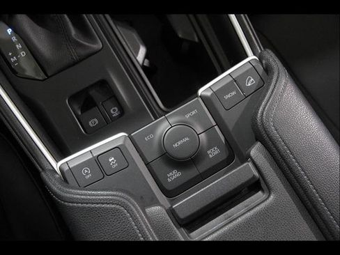 Used 2025 Toyota Grand Highlander AWD image 16