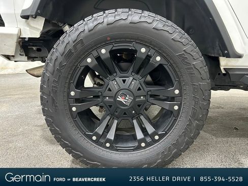 Used 2019 Jeep Wrangler Unlimited Sahara image 11