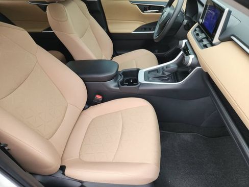 Certified 2025 Toyota RAV4 XLE w/ Convenience Package FWD image 12