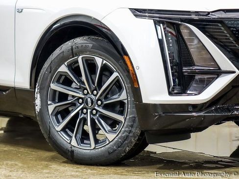 New 2025 Cadillac Lyriq Sport w/ LPO, Floor Liner Package AWD/4WD image 3