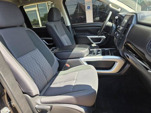 Used 2024 Nissan Titan SV w/ SV Convenience Package RWD image 19