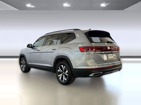 New 2026 Volkswagen Atlas SE FWD image 3