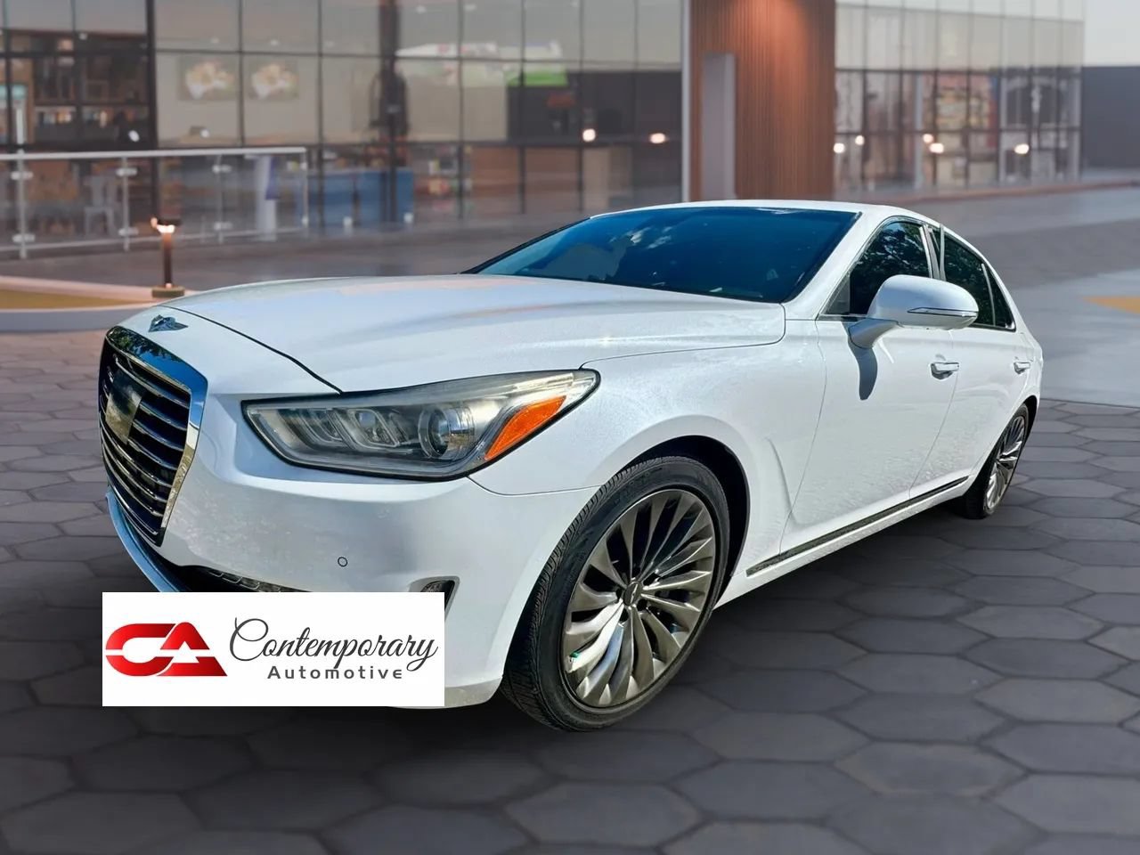 Used 2018 Genesis G90 5.0 Ultimate RWD image 2