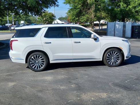 Used 2024 Hyundai Palisade Calligraphy AWD/4WD image 2