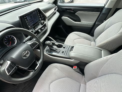 Used 2020 Toyota Highlander L AWD/4WD image 21