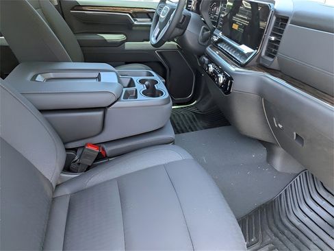 Used 2025 GMC Sierra 1500 Elevation image 28
