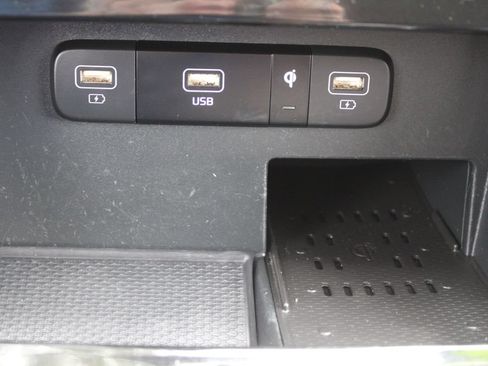 Used 2023 Kia Carnival SX Prestige FWD image 52