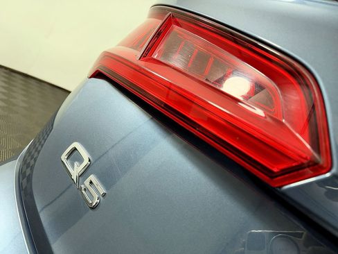 Used 2018 Audi Q5 2.0T Premium Plus w/ Premium Plus Package AWD/4WD image 12