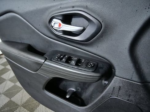 Used 2016 Jeep Cherokee Limited AWD/4WD image 31