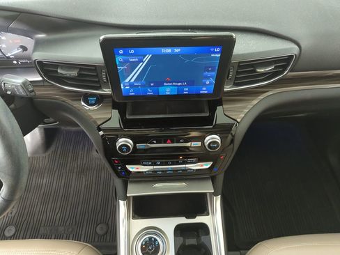 Used 2022 Ford Explorer Limited w/ Equipment Group 301A image 14
