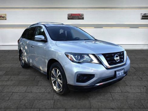 Used 2020 Nissan Pathfinder S FWD image 1