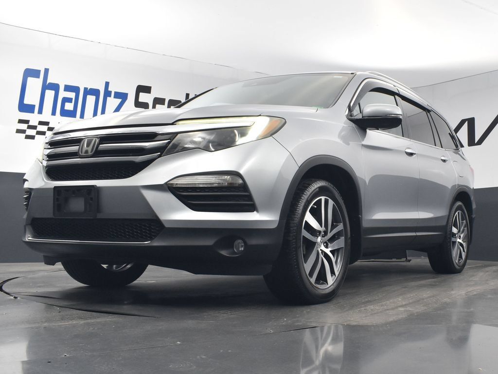 Used 2017 Honda Pilot Touring image 17
