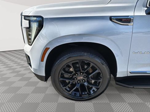 Used 2025 GMC Yukon Elevation w/ Technology Package AWD/4WD image 19