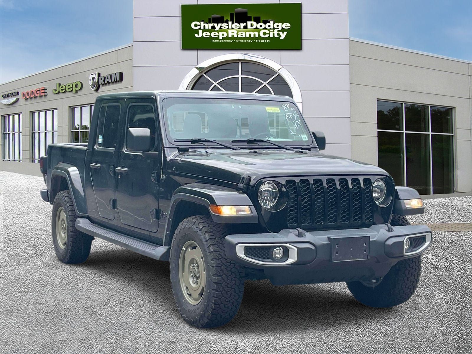 Used 2022 Jeep Gladiator Sport AWD/4WD image 4