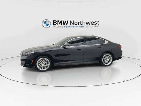 Used 2024 BMW 530i xDrive w/ Executive Package AWD/4WD image 10