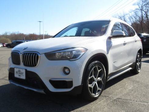 Used 2018 BMW X1 xDrive28i AWD/4WD image 1