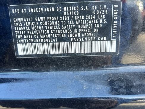 Used 2025 Volkswagen Jetta SE FWD image 3