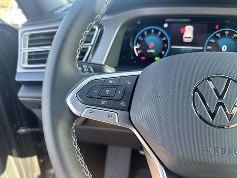 New 2024 Volkswagen Atlas Cross Sport SE image 17