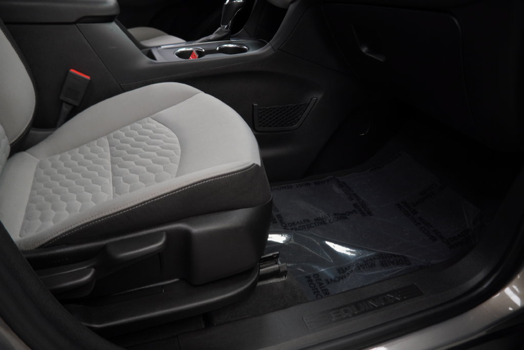 Certified 2018 Chevrolet Equinox LT FWD image 39
