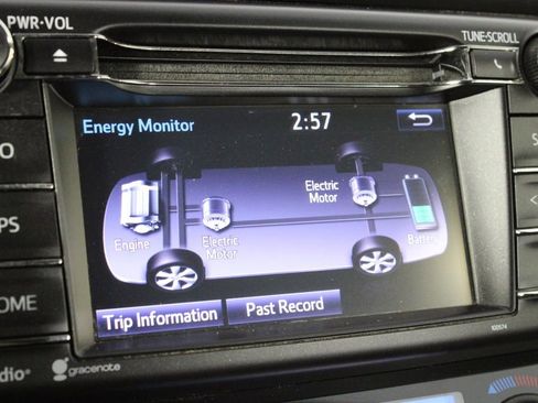 Used 2017 Toyota RAV4 XLE image 35