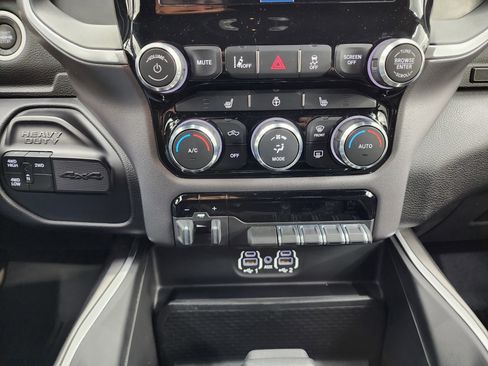 Used 2022 RAM 3500 Big Horn w/ Level C Equiment Group image 17