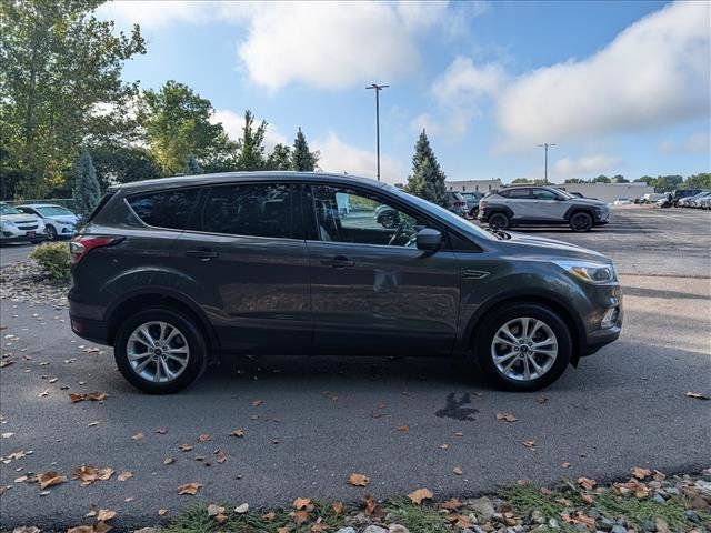 Used 2017 Ford Escape SE FWD image 6
