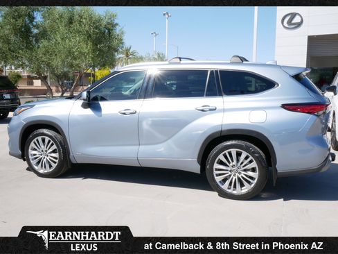Used 2023 Toyota Highlander Platinum image 5