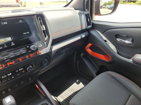 Used 2025 Nissan Frontier PRO-4X w/ Pro Convenience Package image 33