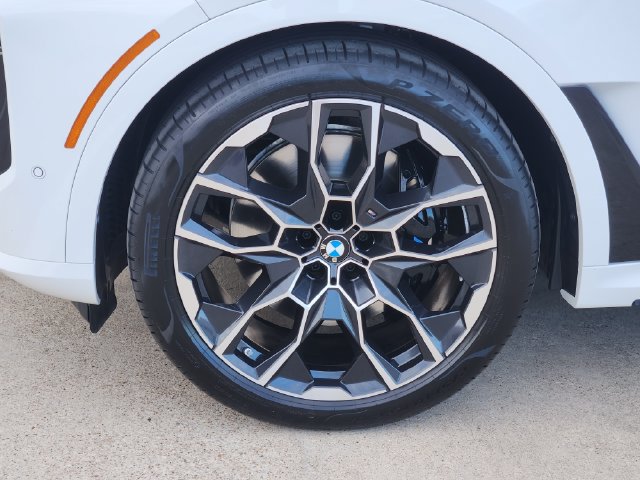 Used 2026 BMW X7 xDrive40i w/ Executive Package AWD/4WD image 16