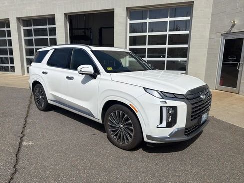 Used 2023 Hyundai Palisade Calligraphy w/ Cargo Package AWD/4WD image 1