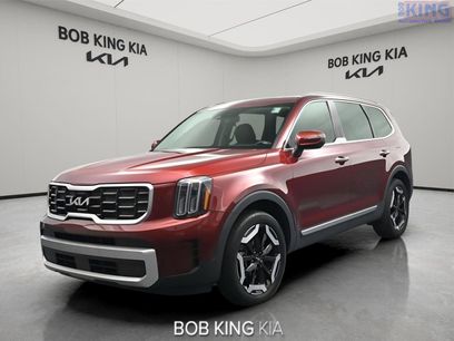 Used 2024 Kia Telluride S w/ S Sunroof Package