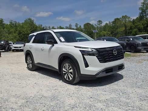 New 2026 Nissan Pathfinder SL FWD image 2