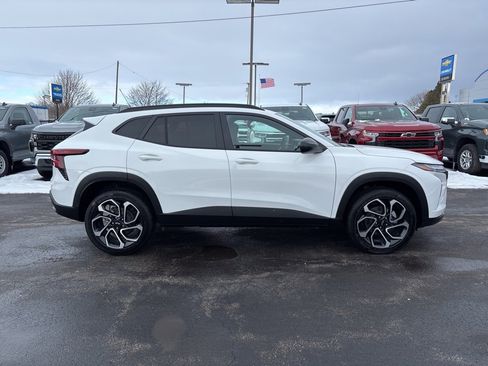 New 2026 Chevrolet Trax RS w/ Driver Confidence Package image 3