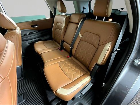 New 2026 Nissan Pathfinder Platinum AWD/4WD image 34