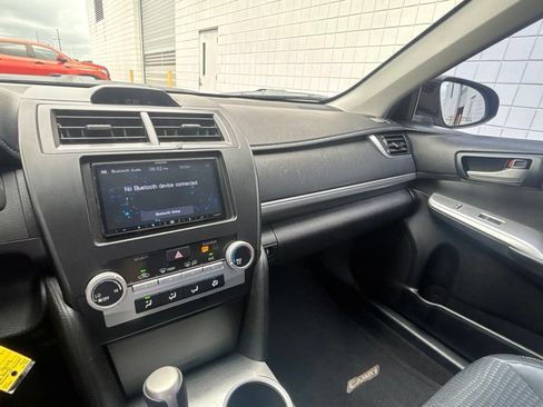 Used 2014 Toyota Camry SE FWD image 15