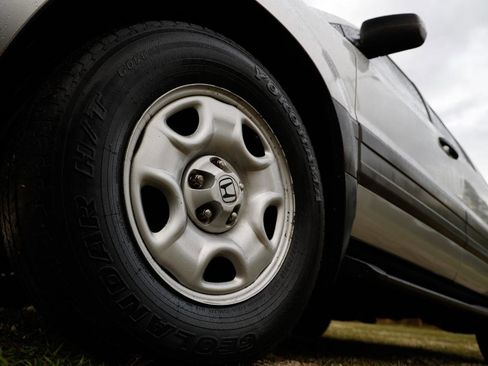 Used 2005 Honda Pilot LX image 25