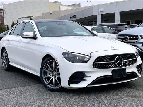 Used 2022 Mercedes-Benz E 450 4MATIC Sedan image 1