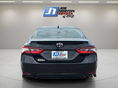 Used 2023 Toyota Camry SE FWD image 6