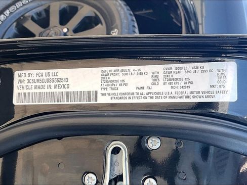 Used 2025 RAM 2500 Big Horn AWD/4WD image 34
